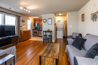 Westport Manor Apartments in Kansas City, MO - Building Photo - Interior Photo