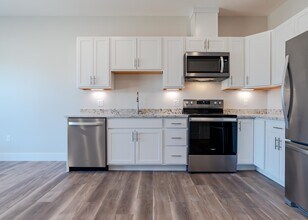 18 Sullivan St in Berwick, ME - Building Photo - Building Photo