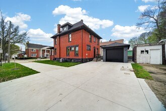 729 W 9th St in Erie, PA - Building Photo - Building Photo