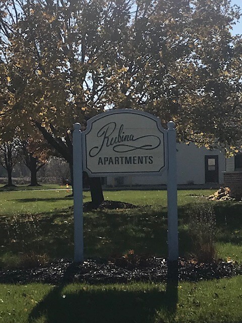 Rubina Apartments in Fond du Lac, WI - Foto de edificio
