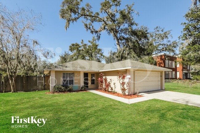 909 S Evers St in Plant City, FL - Building Photo - Building Photo