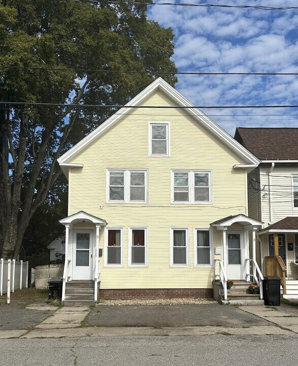 5 Charter St in Exeter, NH - Building Photo
