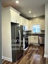 100 Maverick St in Chelsea, MA - Building Photo