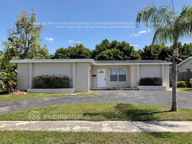 2630 NW 83rd Ave in Sunrise, FL - Foto de edificio - Building Photo