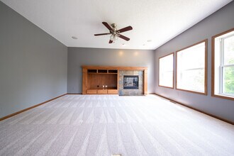 15515 59th Pl N in Minneapolis, MN - Building Photo - Building Photo
