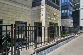 1250 S Indiana Ave #102 in Chicago, IL - Building Photo - Building Photo