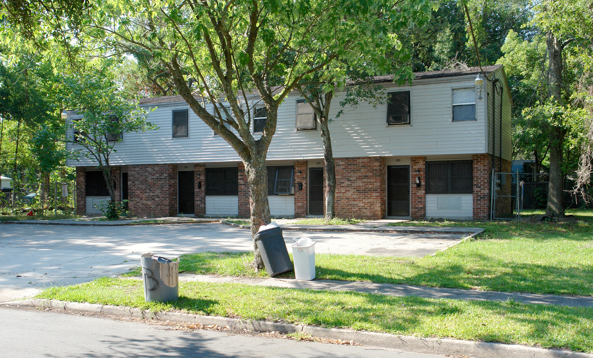 3230 Phyllis St in Jacksonville, FL - Building Photo