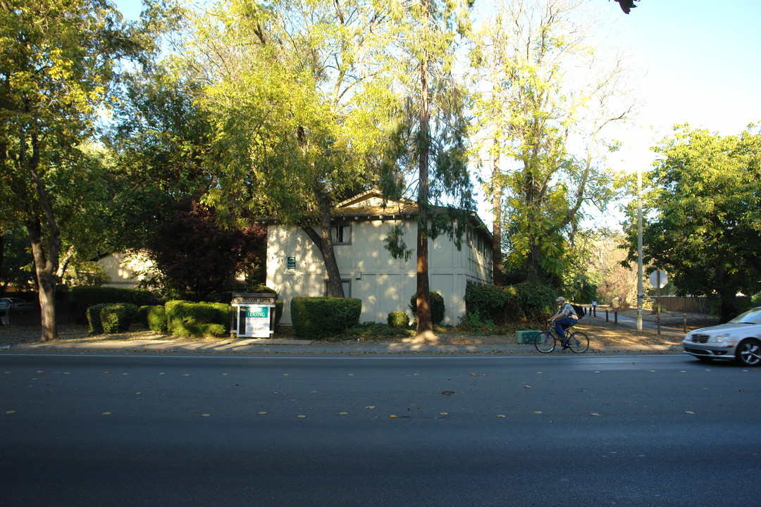 Mansion in Chico, CA - Building Photo