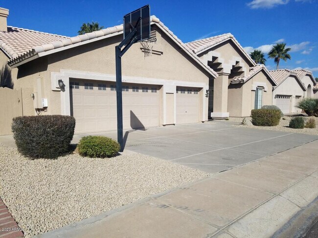 6834 E Gelding Dr in Scottsdale, AZ - Building Photo - Building Photo