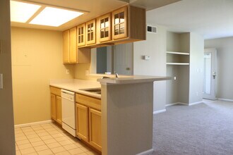 9222 E Arbor Cir-Unit -1 in Englewood, CO - Building Photo - Building Photo