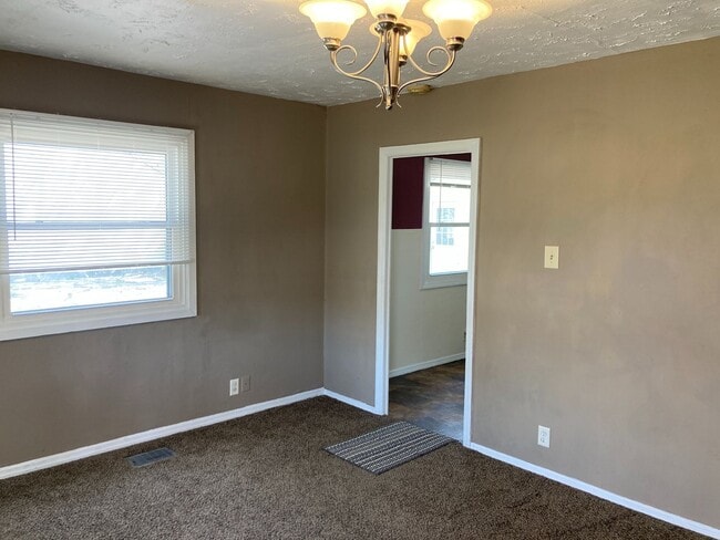 431 E Dodge St in Grand Island, NE - Building Photo - Building Photo