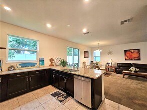 8273 Artisan Way in Seminole, FL - Building Photo - Building Photo