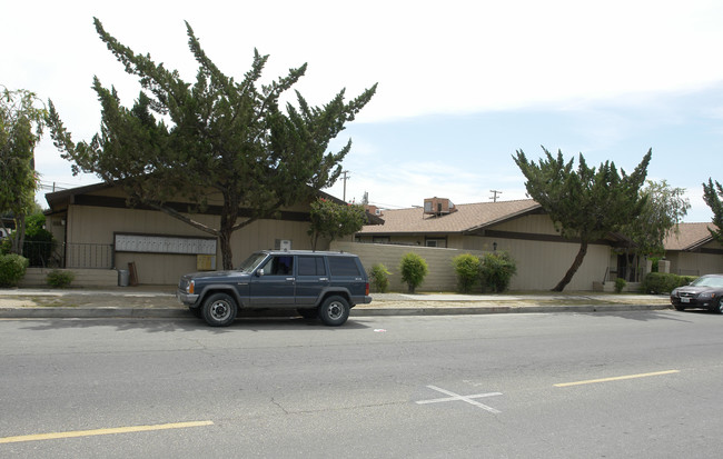 101 Kings Ave in Chowchilla, CA - Foto de edificio - Building Photo