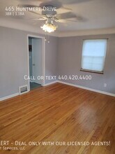 465 Huntmere Dr in Bay Village, OH - Building Photo - Building Photo