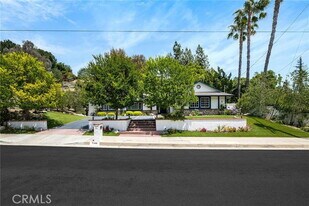 7144 Deveron Ridge Rd in Los Angeles, CA - Building Photo