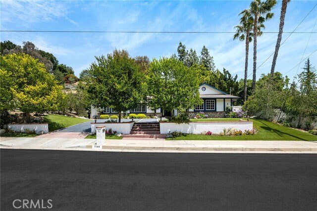 7144 Deveron Ridge Rd in Los Angeles, CA - Building Photo