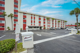 Riverside Condominium in Daytona Beach, FL - Foto de edificio - Building Photo