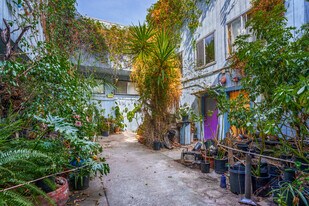 Vulcan Lofts in Oakland, CA - Building Photo