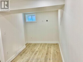 977 Glencairn Ave in Toronto, ON - Building Photo - Building Photo