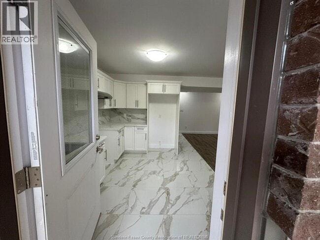 2470 Roxborough Blvd in Windsor, ON - Building Photo - Building Photo