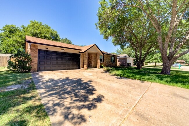 property at 607 E 140th St