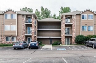 Highline Pointe in Centennial, CO - Building Photo