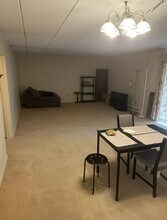 41 Angleside Rd, Unit 3 in Waltham, MA - Foto de edificio - Building Photo