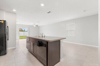 7510 Samuel Ivy Dr in Tampa, FL - Building Photo - Building Photo