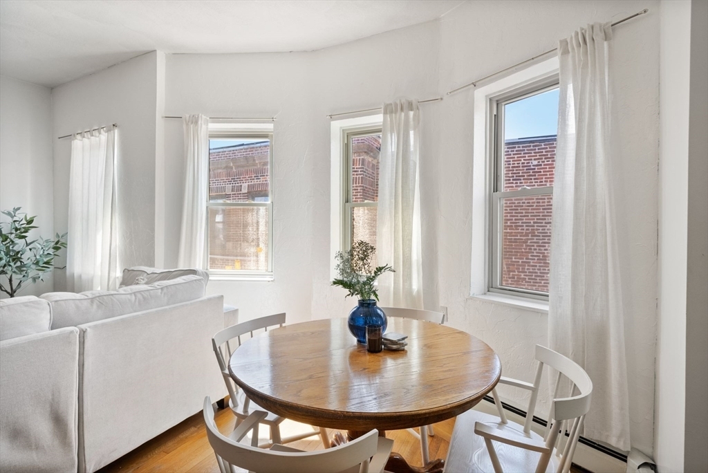 111 Central St, Unit 6 in Somerville, MA - Foto de edificio