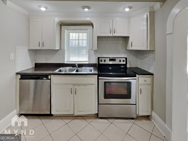 1337 S Hairston Rd in Stone Mountain, GA - Building Photo - Building Photo