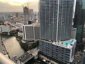 475 Brickell Ave, Unit 4008 in Miami, FL - Building Photo