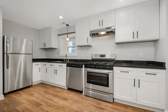 2311 S Whipple St in Chicago, IL - Building Photo - Building Photo