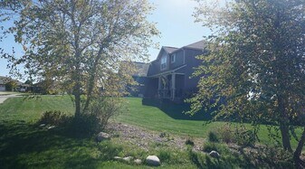 15004 Cherry St in Bennington, NE - Building Photo