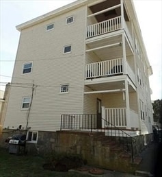 36 Seymour St, Unit 1 in Boston, MA - Foto de edificio - Building Photo