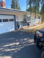 3823 Kelley Dr in Klamath Falls, OR - Building Photo