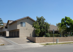 23241 Saguaro St in Lake Forest, CA - Building Photo - Building Photo