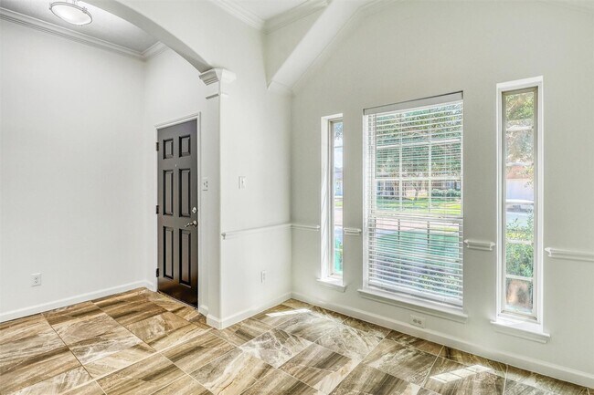 6015 Wildbriar Ln in Richmond, TX - Building Photo - Building Photo