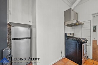 8214 Norton Ave in West Hollywood, CA - Foto de edificio - Building Photo