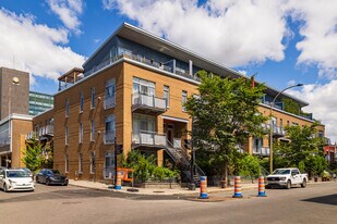 2185-2229 De Maisonneuve Boul E in Montréal, QC - Building Photo