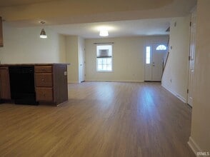 2414 S Woolery Mill Dr in Bloomington, IN - Building Photo - Building Photo