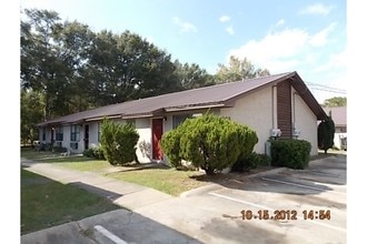 Russ Lake Apartments in Panama City, FL - Foto de edificio - Building Photo