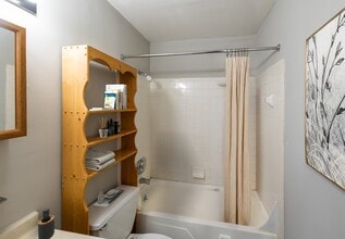 River Pointe Townhomes in Fort Wayne, IN - Building Photo - Building Photo