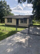 1112 S Bay Ave in Sanford, FL - Building Photo