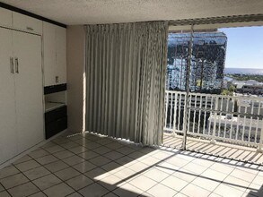 750 Amana St-Unit -APT 1810 in Honolulu, HI - Building Photo - Building Photo
