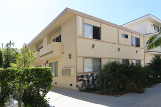 11844 Darlington Ave in Los Angeles, CA - Building Photo - Building Photo