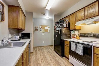 700 Hilltop Dr, Unit 700 in Deforest, WI - Foto de edificio - Building Photo