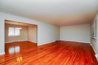 9548 Brookside Dr in Pickerington, OH - Building Photo - Building Photo