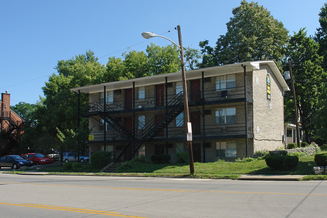 373 Linden Walk in Lexington, KY - Foto de edificio