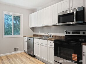 5358 Raymond Ave in Mounds View, MN - Building Photo - Building Photo