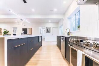 11807 8th Ave S in Seattle, WA - Building Photo - Building Photo